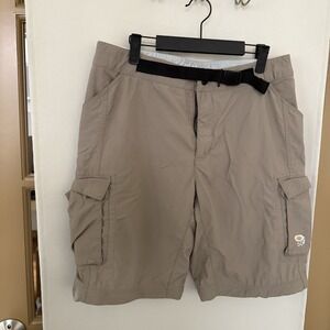 Mountain‎ Hardwear Men's Large Tan Beige Belted Cargo Shorts